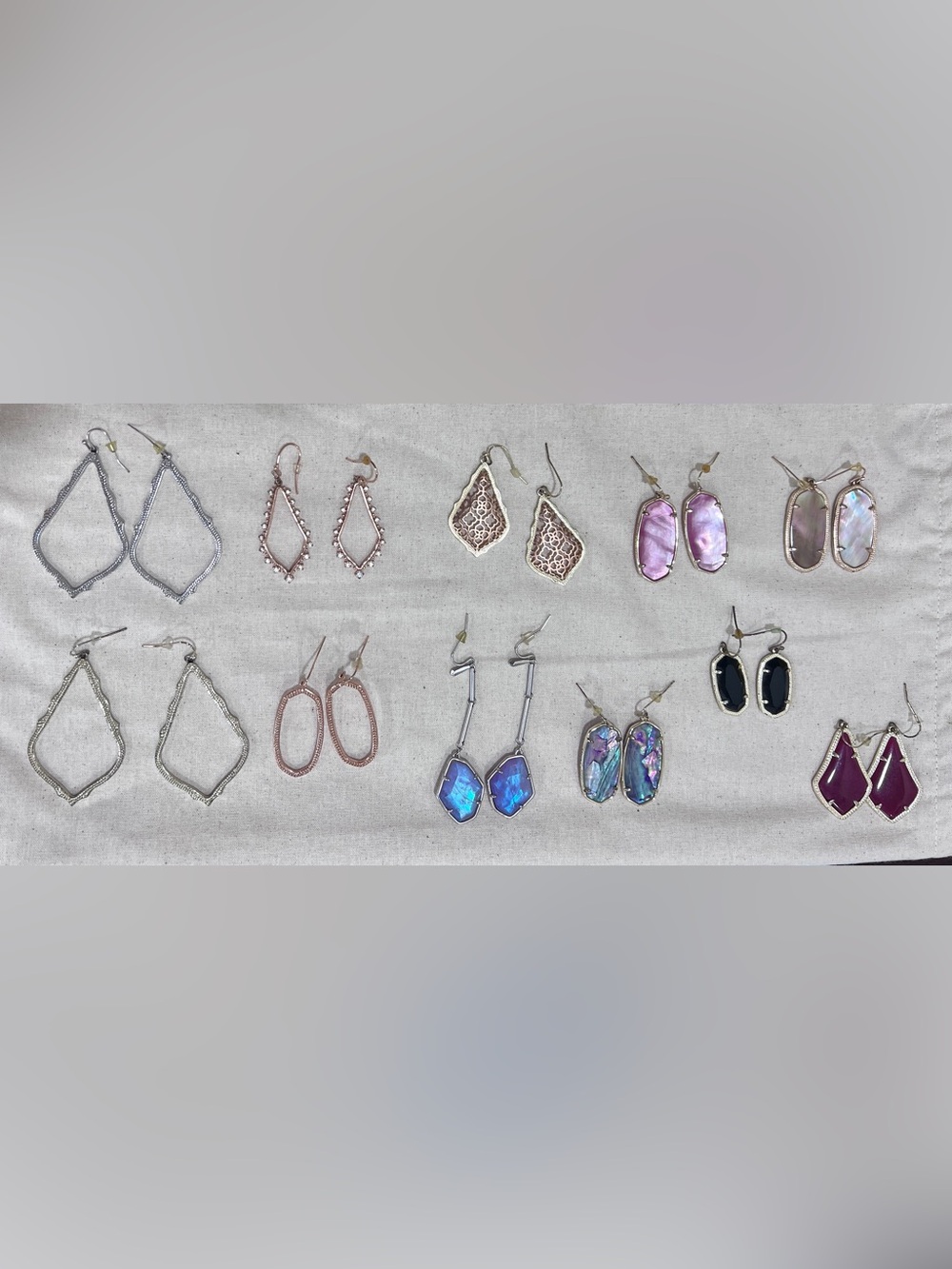 Kendra Scott Assorted Women’s Drop Earrings $20 each - Picture 1 of 1